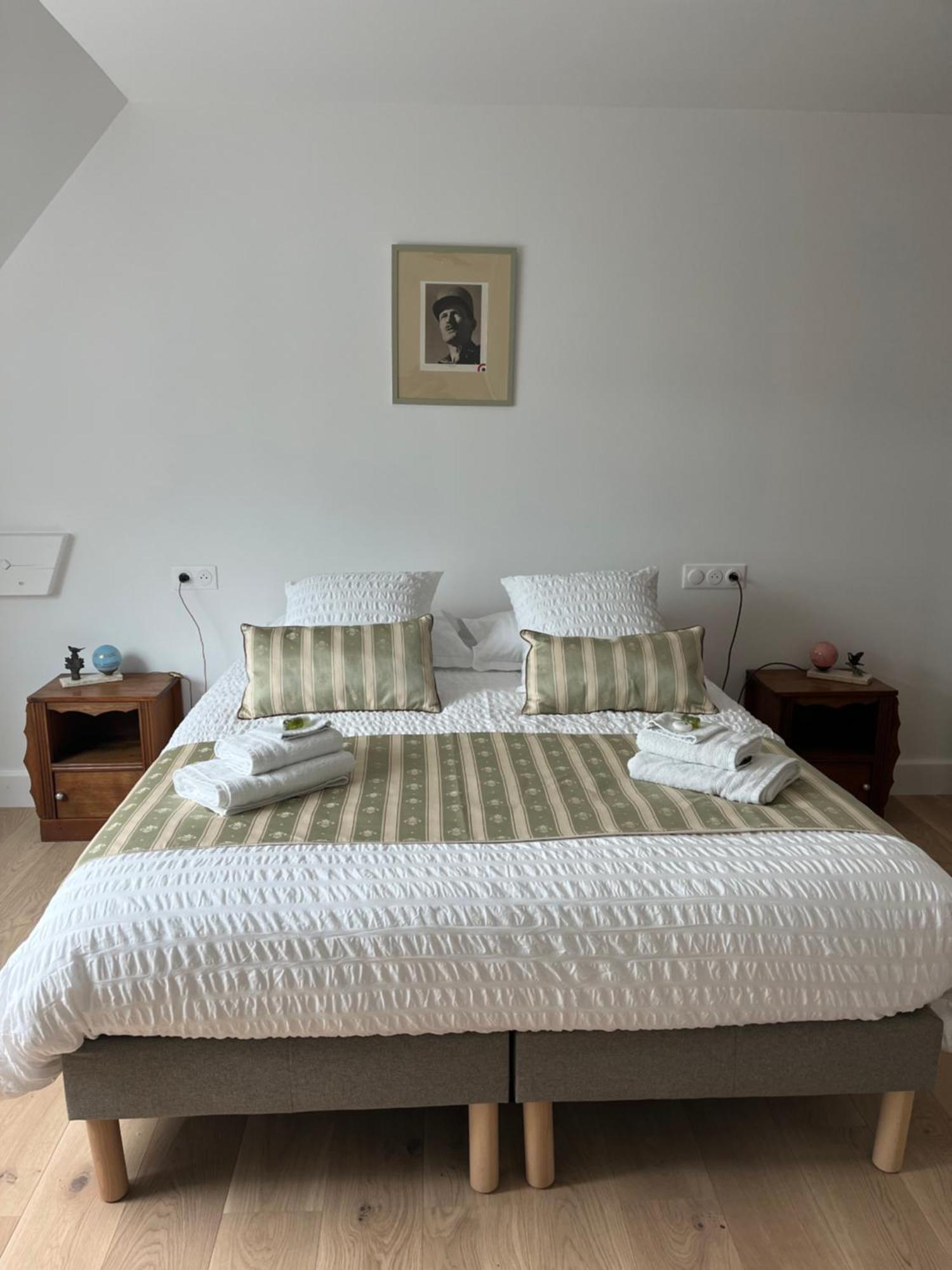 Chambre D'Hotes Le Domaine De La Vallee Saint-Martin-de-Varreville Екстер'єр фото